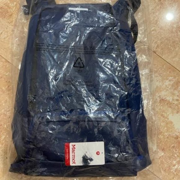 backpack - Picture 2 of 3